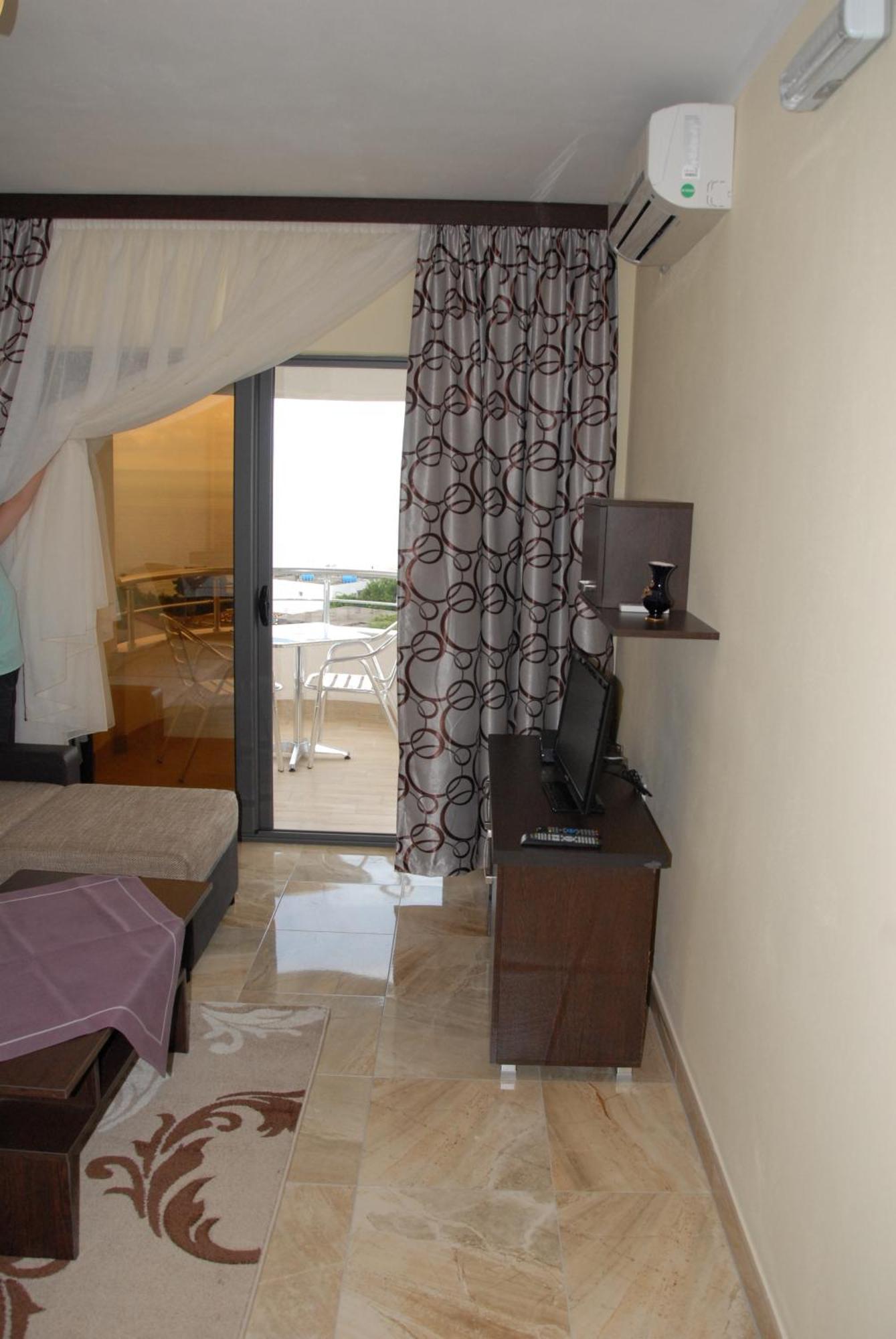Guest House Evropa 2 Ulcinj Exterior foto