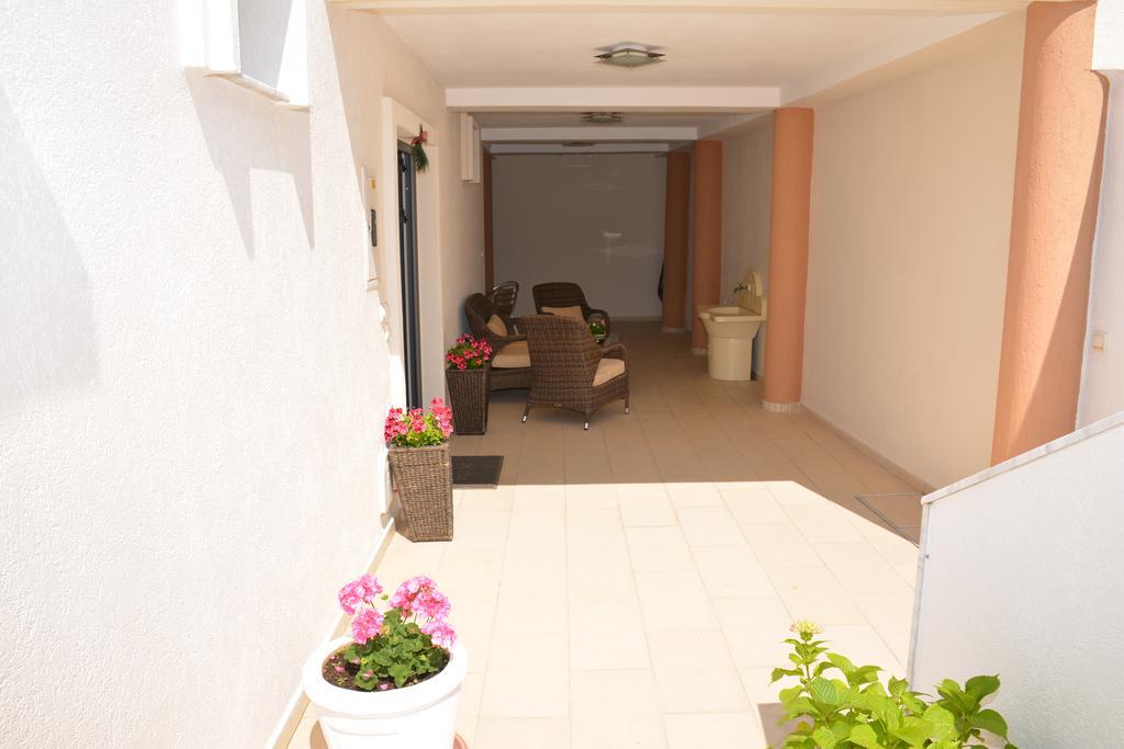 Guest House Evropa 2 Ulcinj Exterior foto